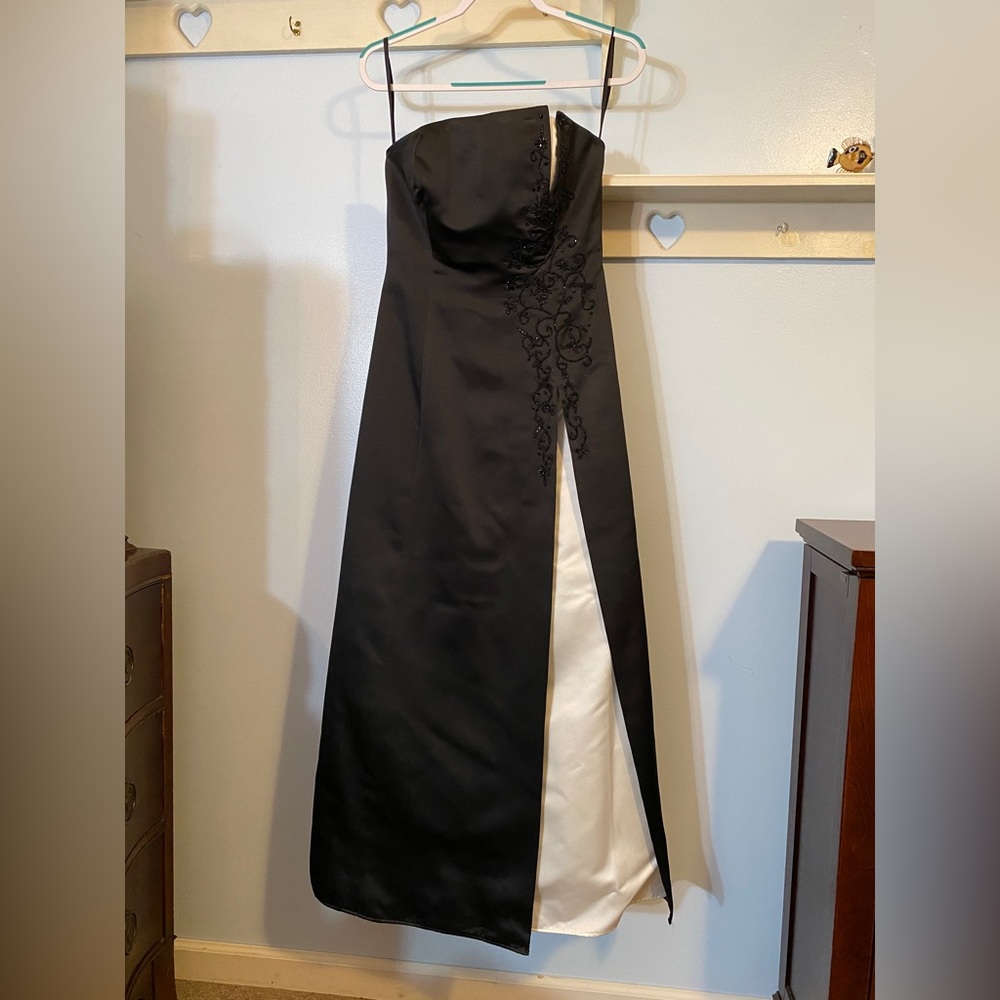 Black and white formal/prom dress